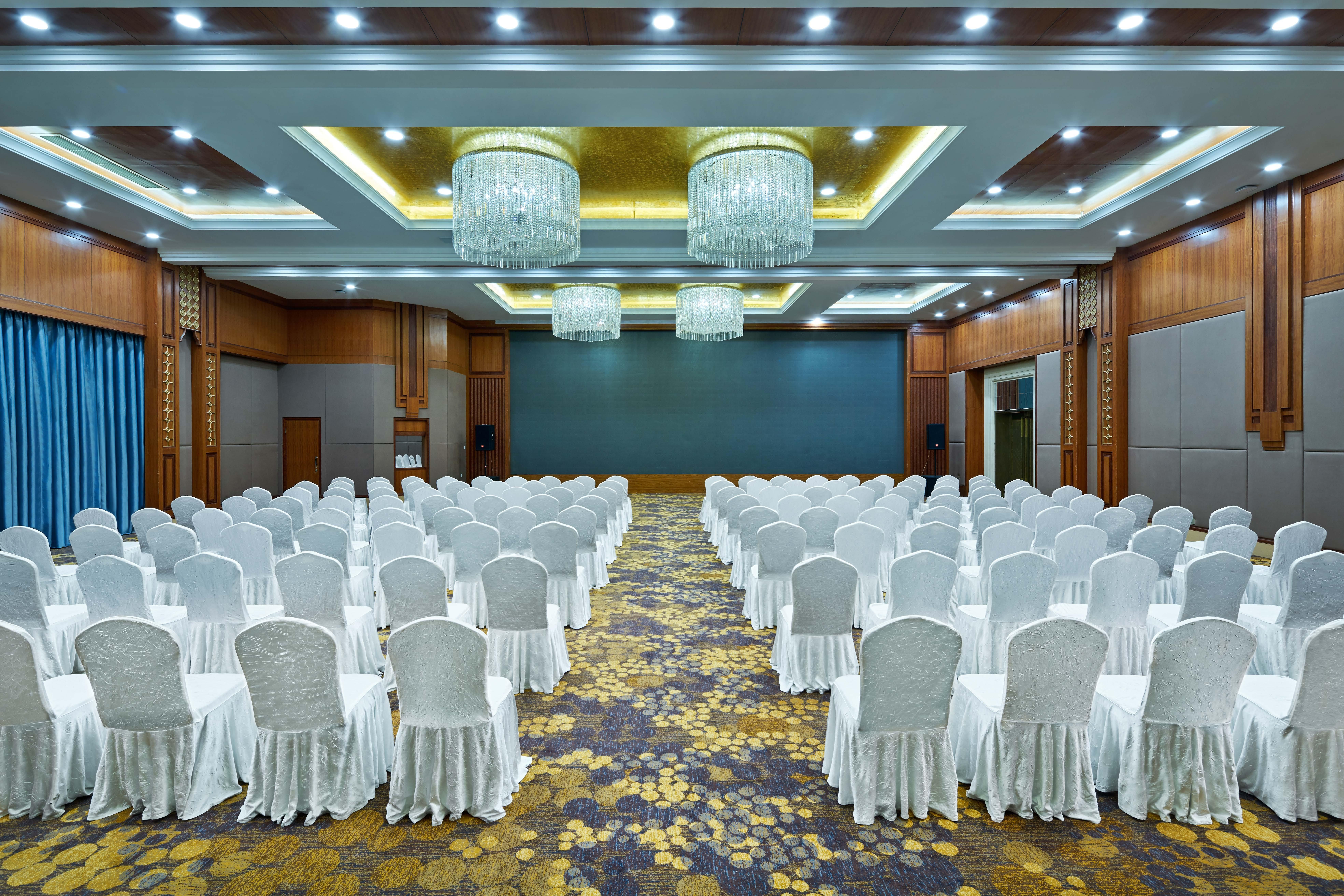 Crowne Plaza Ordos, An Ihg Hotel מראה חיצוני תמונה